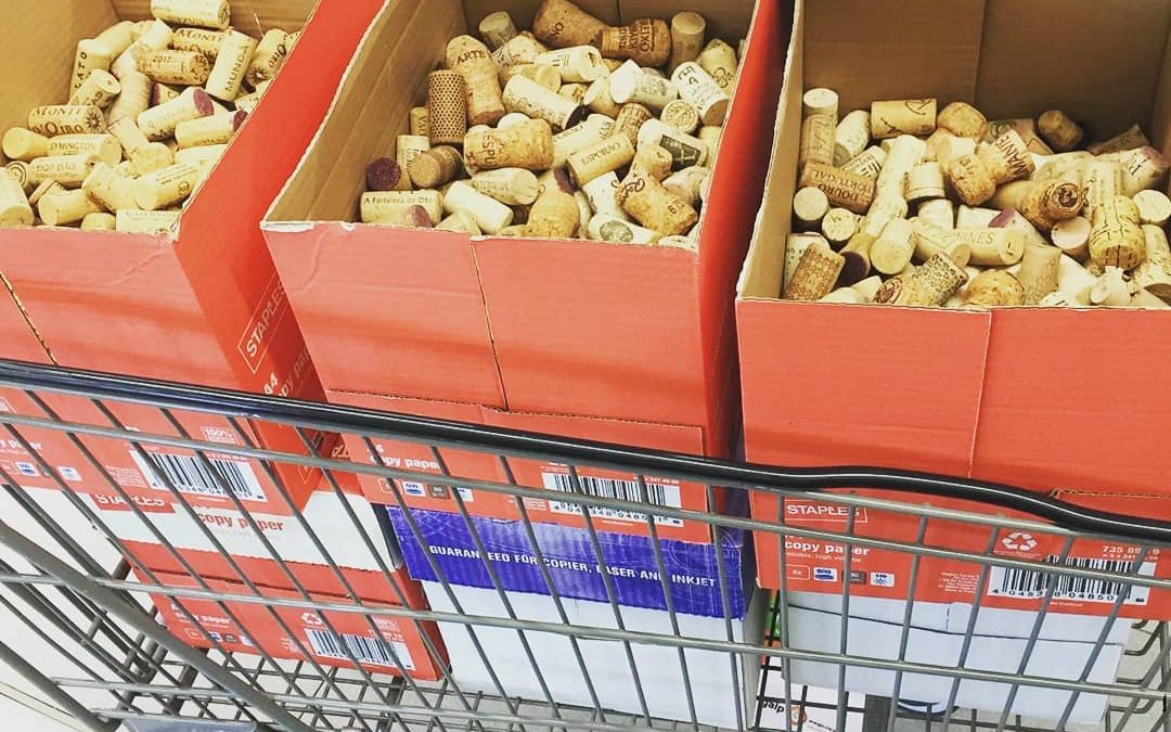 Mais 6 caixas de rolhas entregues