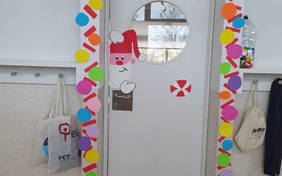Natal:  O Natal espreita a porta da sala de aula do 2A
